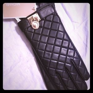 NWT Michael Kors black leather gloves
